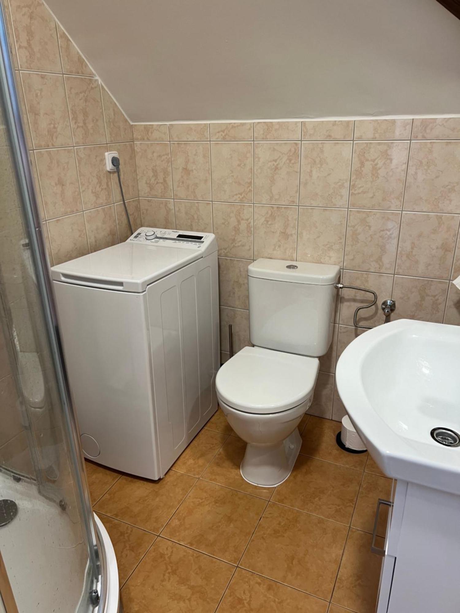 Ubytovani 1Kk Ve Zlonicich Slany Exterior photo